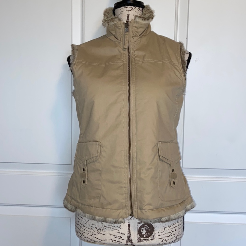 OLD NAVY FAUX FUR REVERSIBLE VEST